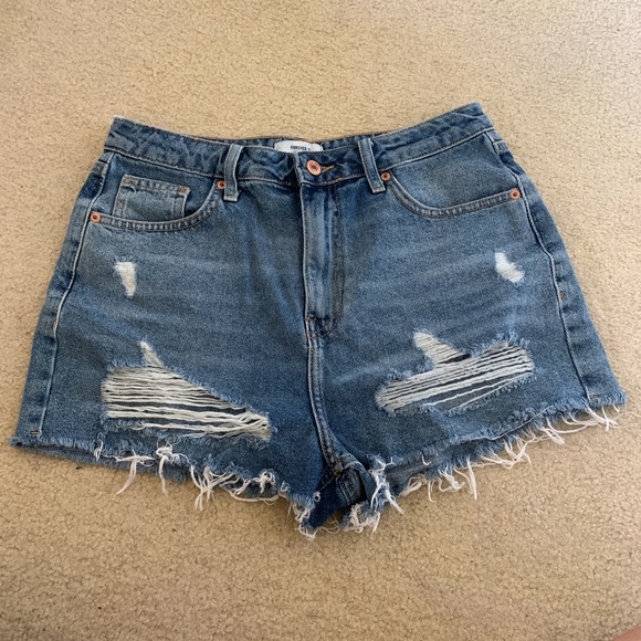 medium wash denim shorts - Picture 1 of 3